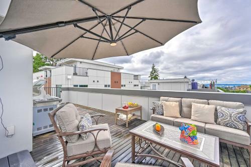 Sleek Townhome In Ballard With Rooftop Deck!