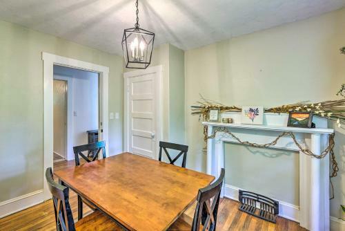 Sun-dappled Fayetteville Home With Fire Pit!