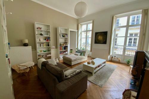 Haussmannian Apartment 135 M In Nantes