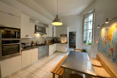 Haussmannian Apartment 135 M In Nantes