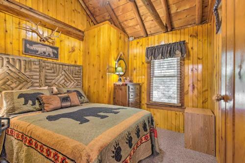 Charming Cabin With Grill And Dock - Walk To Lake