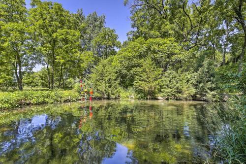 Lake Pepin Home With Pond, Walk To Restaurants!