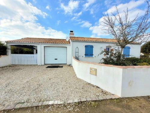 Charming Holiday Home In Notre-dame-de-monts With Pool