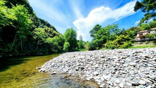 G�te 8 Personnes Les Pieds Dans L'eau � Olargues