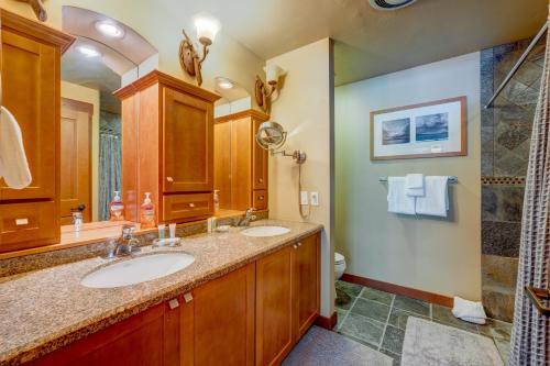 Village At Palisades Tahoe #2216