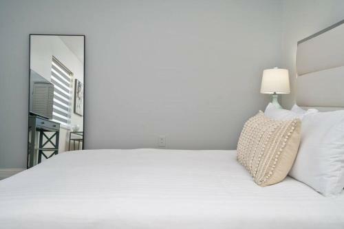 Blue Door Duplex Renovated Parking And Designed