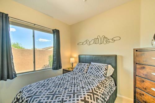 Chic Anthem Home With Patio Hike, Golf, Relax!