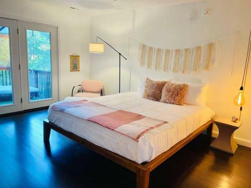 Blue Moon Lake House