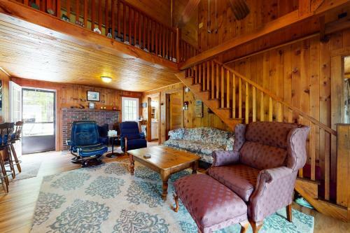 Lake House Retreat