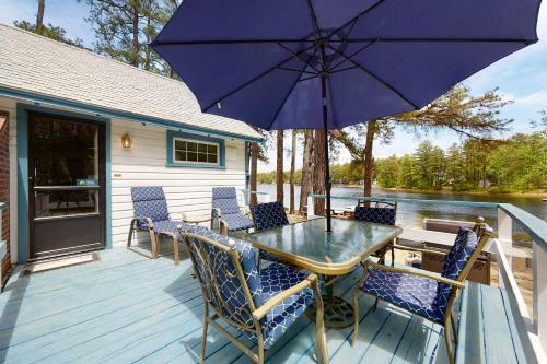 Lake House Retreat