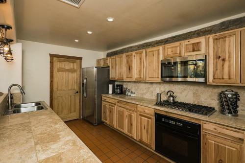 49617 Hwy 550 - Inn Full Listing