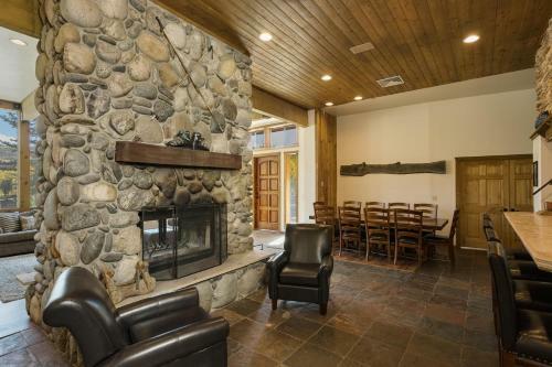 49617 Hwy 550 - Inn Full Listing