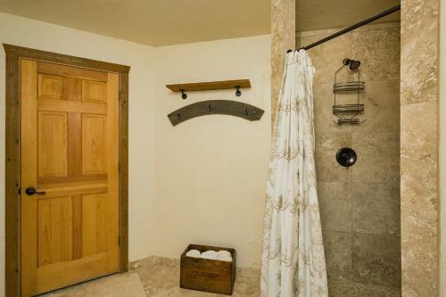 49617 Hwy 550 - Inn Full Listing