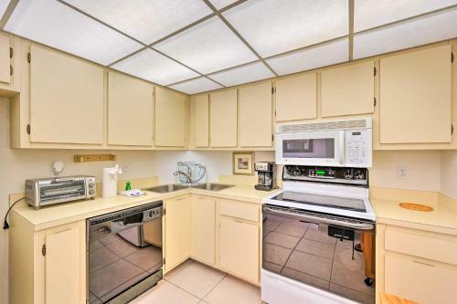Apartamento Beachfront Marco Island Condo With Pool Access!