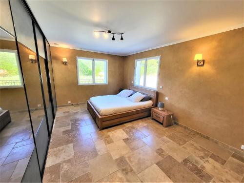 Villa Avec Piscine Chauff�e � L'ann�e(verdon/golf)