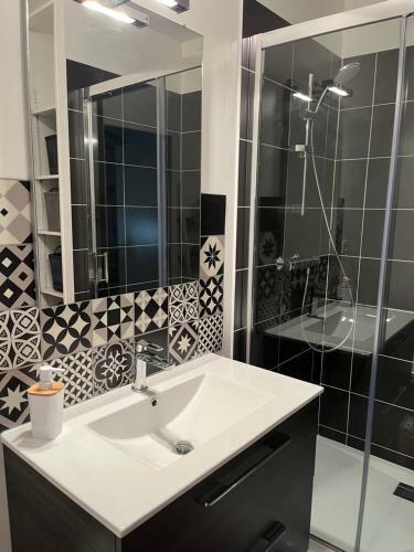 Apartamento Studio D?�tape, Robinson Plaintel