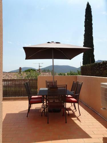 Luxury Villa With Shared Pool, Air Con, Wifi, Tv