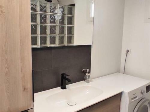 G�te R�m�rangles, 3 Pi�ces, 6 Personnes - Fr-1-526-32