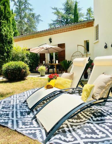 �l�gante Villa Dans Un �crin De Verdure