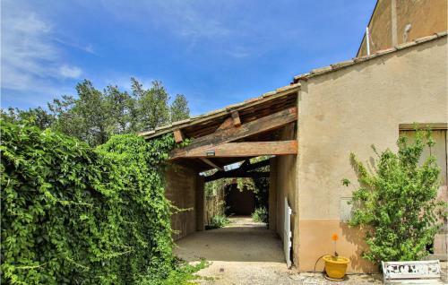 Beautiful Home In Robion With Wifi And 2 Bedrooms