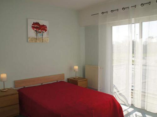 Cosy Apartment In Rochefort With Balcony