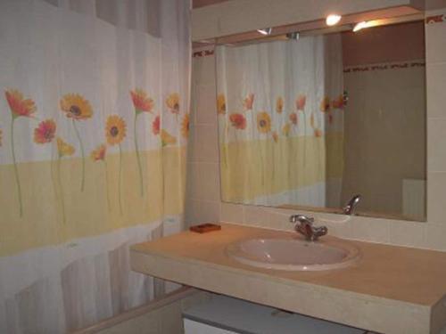 Cosy Apartment In Rochefort With Balcony