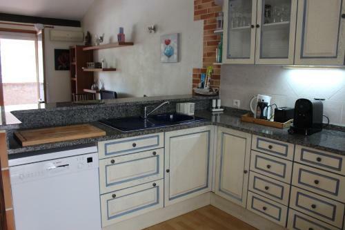 Au Calme Et Proche Commerces Maison De Village De 67 M2 - 4emile7