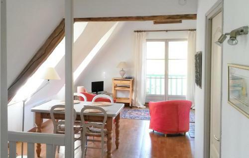 Apartamento Awesome Home In Houdetot With 2 Bedrooms