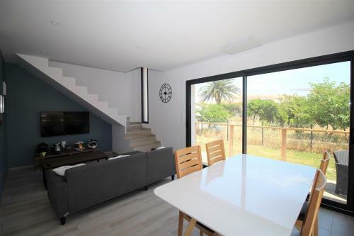 Maison 8 Personnes Proche De La Plage Et Des Commerces
