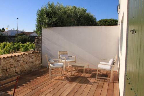 Villa Neuve Avec Piscine, Sainte Marie De R�