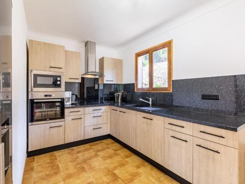 Holiday Home Villa Rigaou N-4