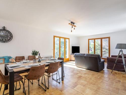 Holiday Home Villa Rigaou N-4