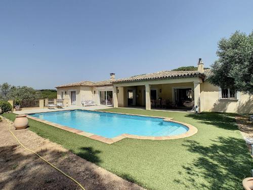Villa Rental With Swimming Pool In Sainte-maxime