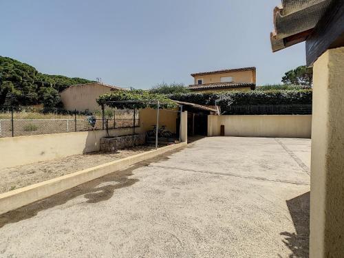 Villa Rental With Swimming Pool In Sainte-maxime