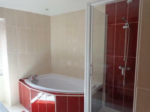 Maison De Village Spacieuse Et Agr�able