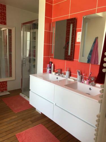 Chambre � La Campagne Pr�s De La Ville