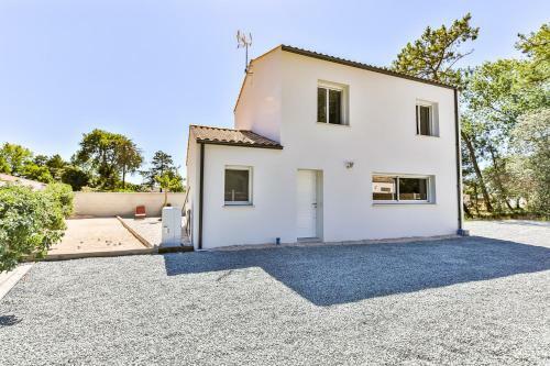Jolie Maison Neuve Avec Jacuzzi