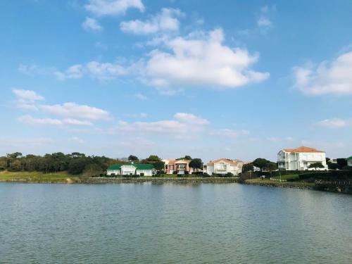 Maison Du Lac, Golf Et Oc�an � 100m