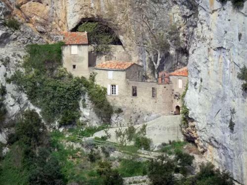 Charming 2-bed Apartment In St Paul De Fenouillet