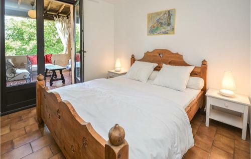 Nice Home In Saint-siffret With Wifi And 2 Bedrooms