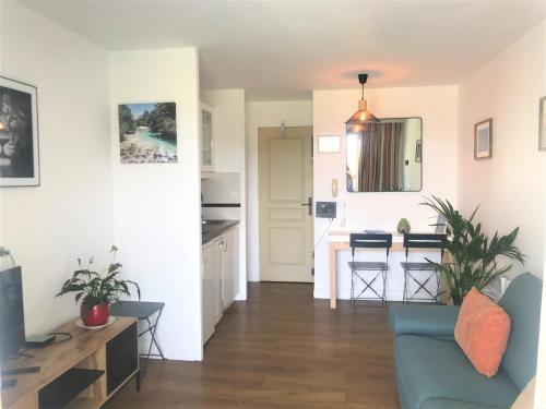 Apartamento Studio Saint-rapha�l, 1 Pi�ce, 4 Personnes - Fr-1-504-645