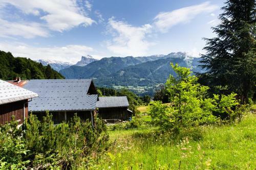 Chalet Familial Authentique Avec Jardin/chemin�e
