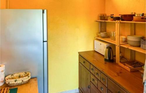 Nice Home In Sanary-sur-mer With Wifi And 3 Bedrooms