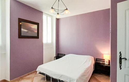 Nice Home In Sanary-sur-mer With Wifi And 3 Bedrooms