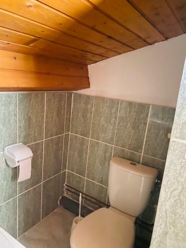 Hostal Petite Annexe Avec Piscine Commune