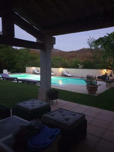 Maison De Campagne � Fontaine De Vaucluse - Piscine Priv�e