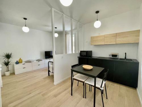Apartamento Studio Enti�rement R�nov�, Situ� Au C?ur Du Quartier Haut