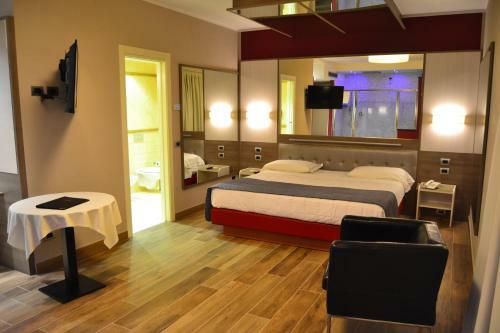 Hotel Motel 2