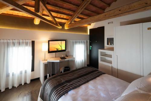 Villa Solaris Hotel & Residence