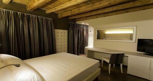 Villa Solaris Hotel & Residence